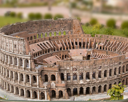 media.Colosseo-Roma-al-parco-tematico-Italia-in-Miniatura-ingressi-gratuiti-per-tutta-la-famiglia-in-vacanza-al-Club-Family-Hotel-Milano-Marittima