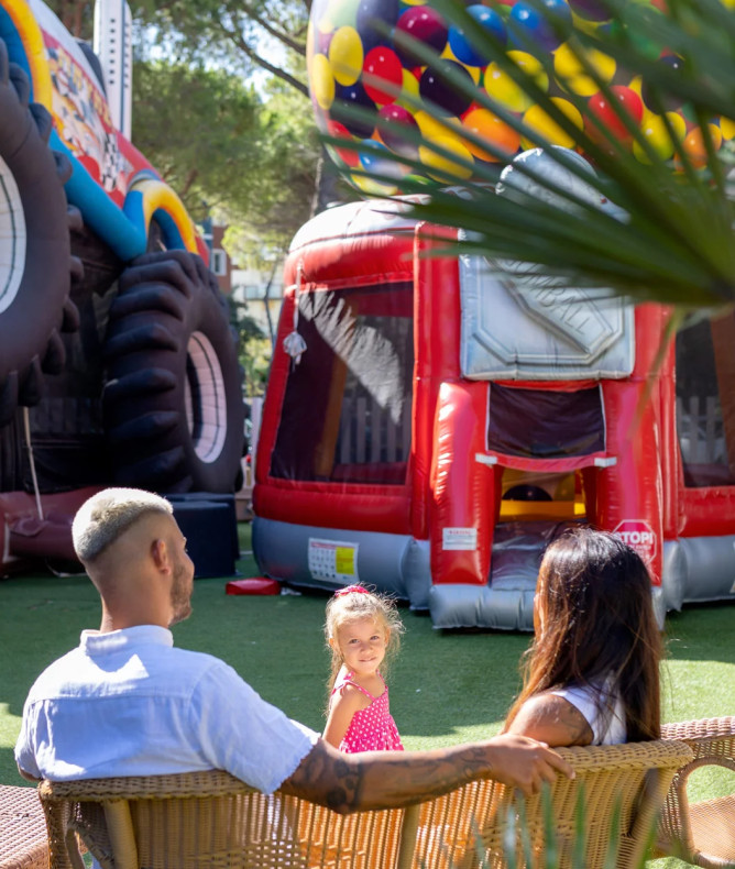 media.Slide-Gommoland-CFH-Milano-Marittima