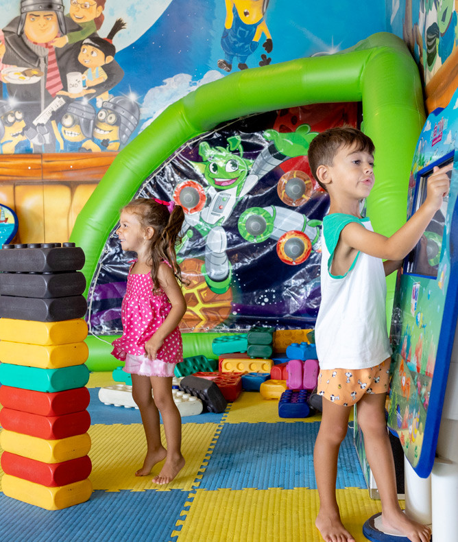 media.Gallery-Area-multimediale-2-CFH-Milano-Marittima