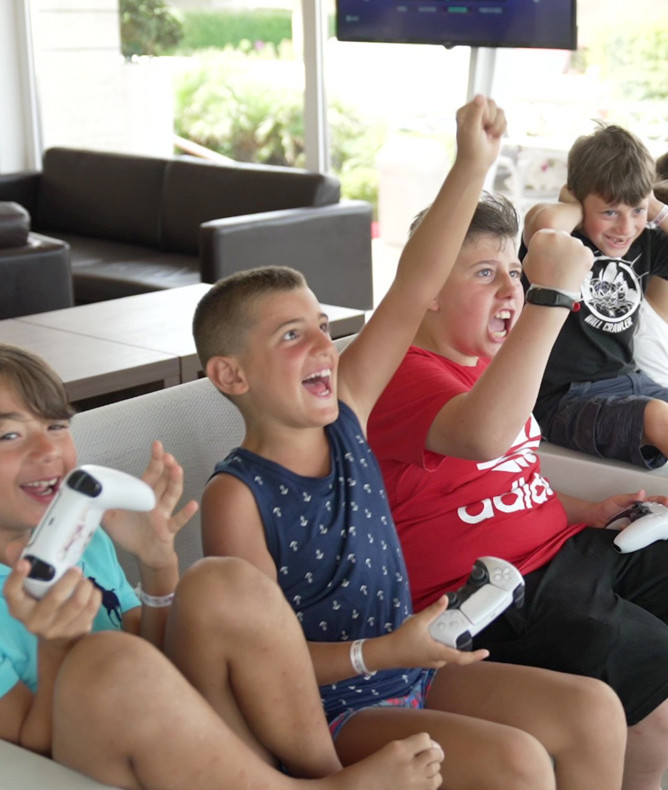 media.Gallery-Area-multimediale-4-CFH-Milano-Marittima