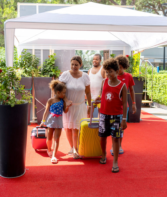 media.Gallery-Esterno-2-CFH-Milano-Marittima