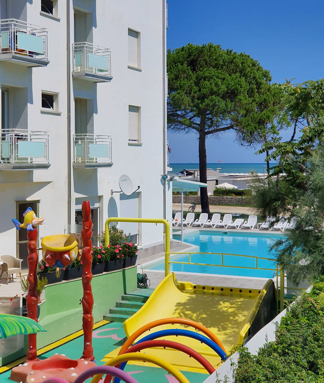 media.Gallery-Sul-mare-1-CFH-Milano-Marittima