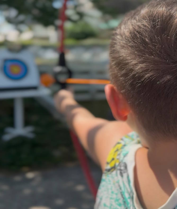 media.Gallery 2 Servizi per bambini animazione con attività tutto il giorno tiro con arco Club Family Hotel Milano Marittima